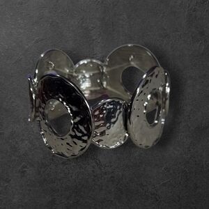 NWT nadineWest Hammered O Ring Stretch Bracelet